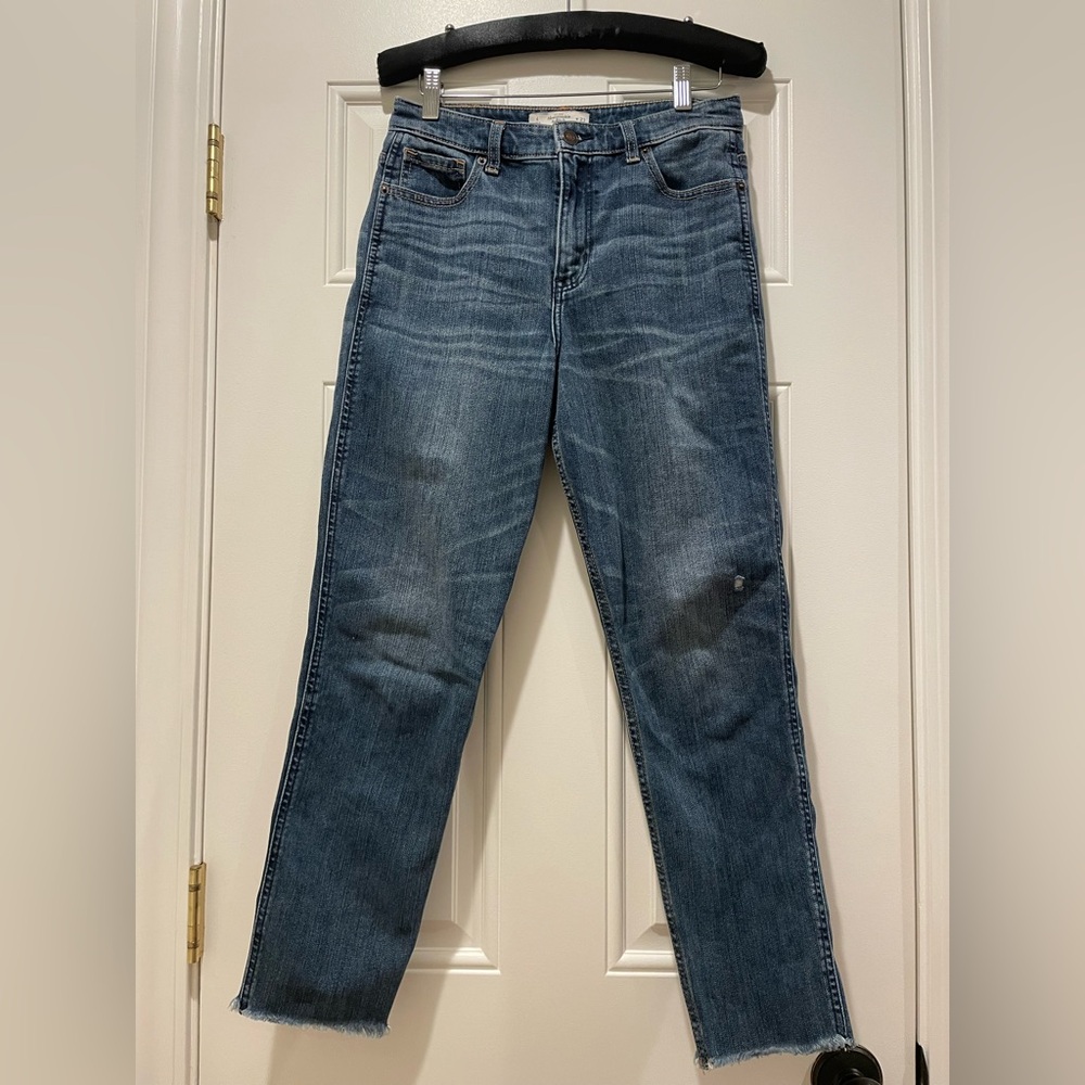 Abercrombie medium wash straight leg denim, size 4/27
